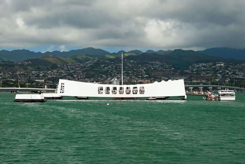 Arizona Memorial, Punchbowl, and Honolulu City Highlights Tour (2B)
